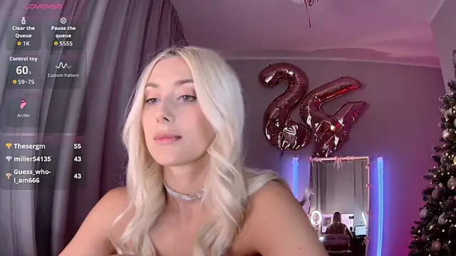 LoryWood's cam snapshot