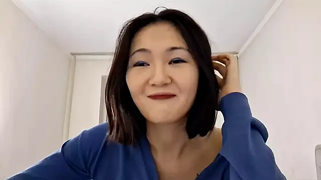 Lyndasilk's cam snapshot