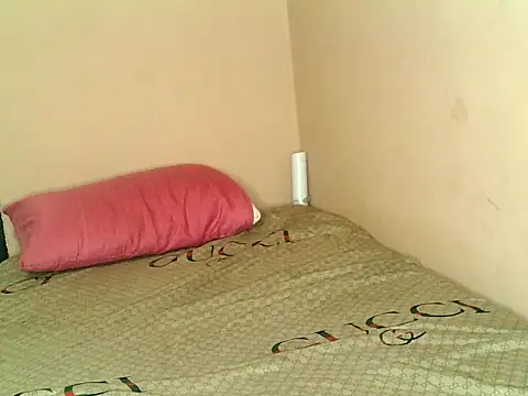 Cutenique's cam snapshot