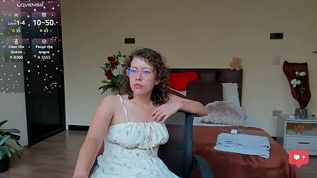 TORALAY live sex cam