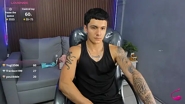 Leo_santoro's cam snapshot