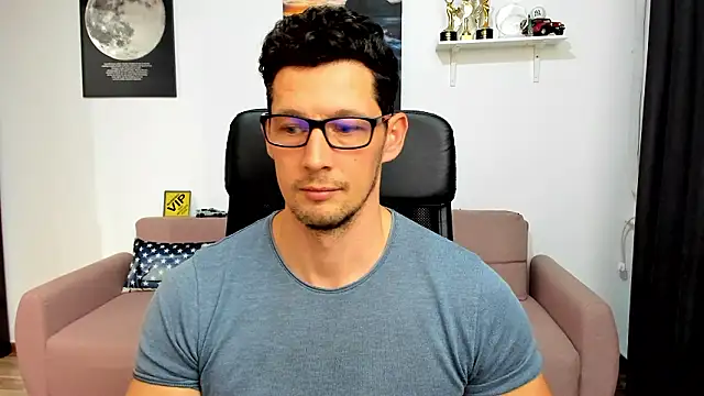 BrutusK08 live sex cam