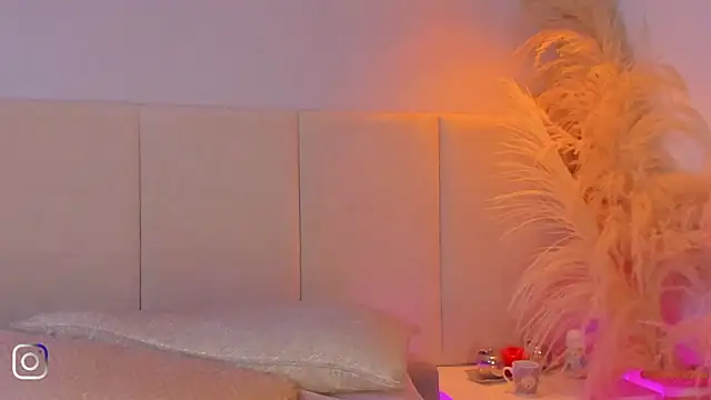 aprilebony_'s cam snapshot