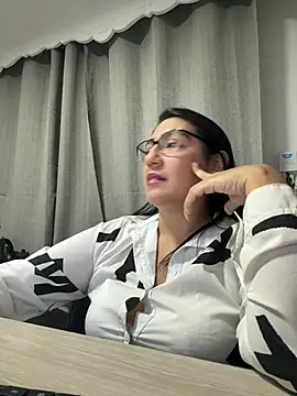 wildwhispers15's cam snapshot