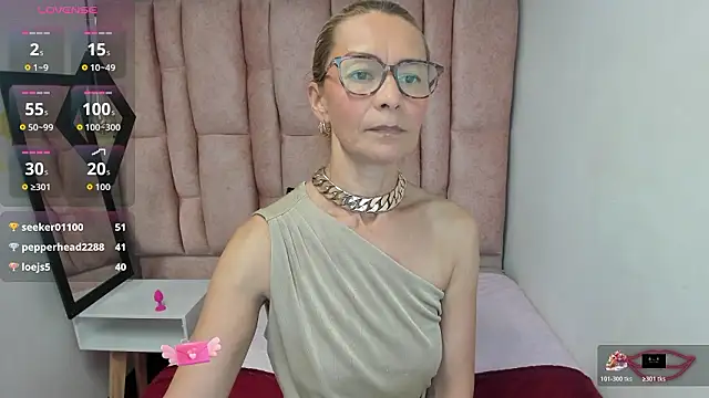 Issa_Milf__ live sex cam
