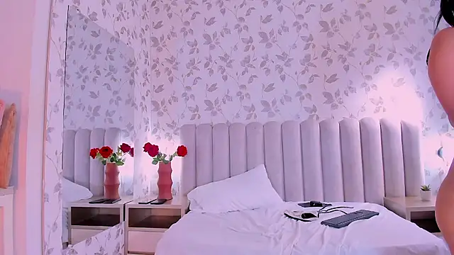 Lizz_and_Kush live sex cam