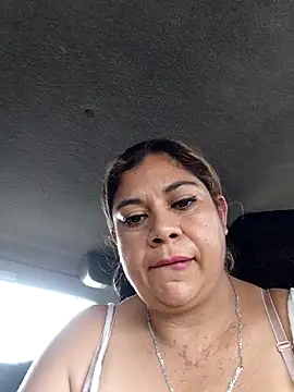 Laura-Hernandez live sex cam