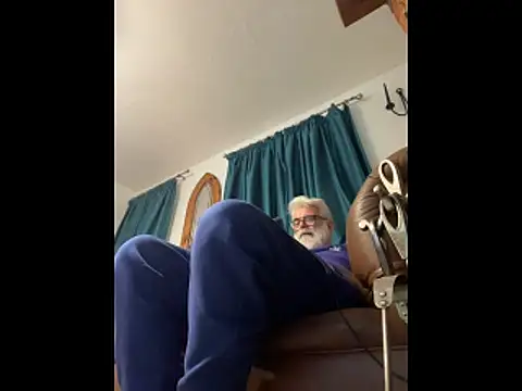 LeatherSdaddy's cam snapshot