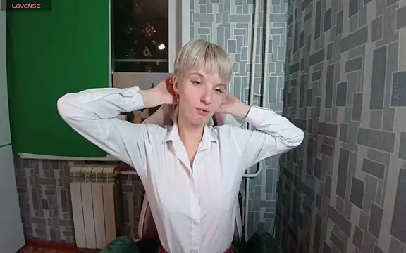 Madelaineses's cam snapshot