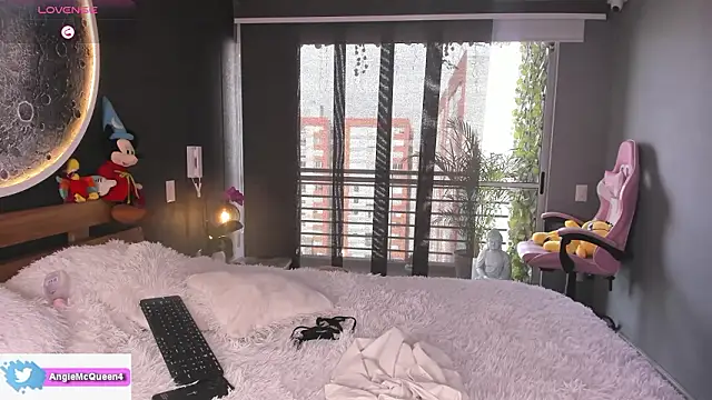 Sarajames live sex cam