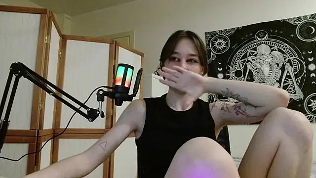 Mysterious_Toy's cam snapshot