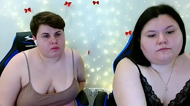 BeckyAndHellen's cam snapshot