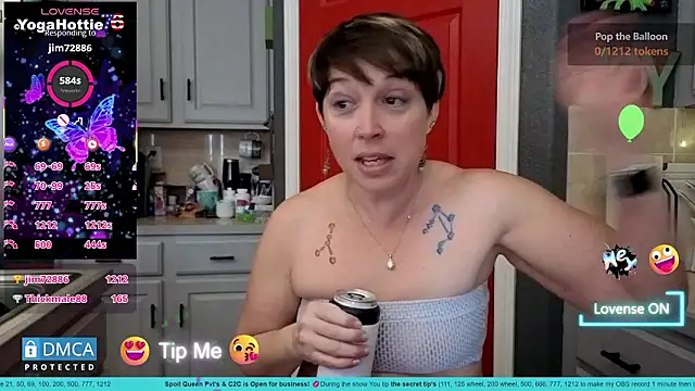 YogaHottie76's cam snapshot