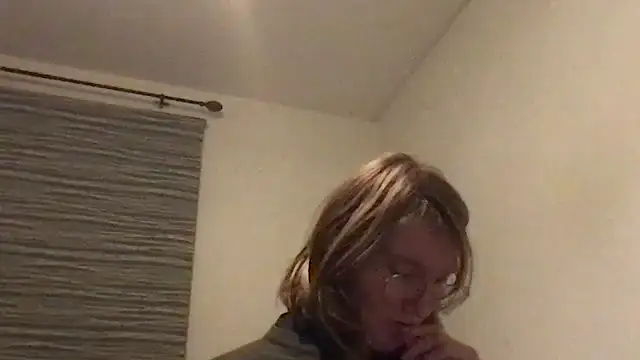 MeluaMauritius's cam snapshot