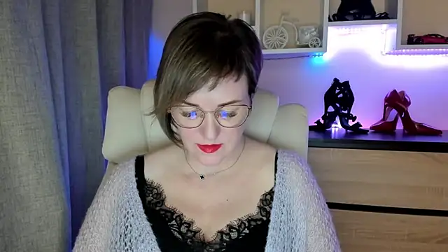 feliziaDesire's cam snapshot