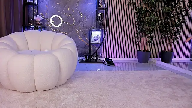 KimP0ssible's cam snapshot