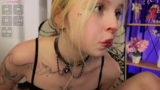 ElvenQueen's cam snapshot