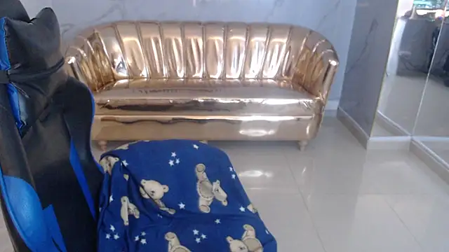 honey_torres_sub's cam snapshot