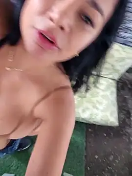 CataleyaRusso's cam snapshot