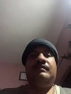 Saxymood1111's cam snapshot