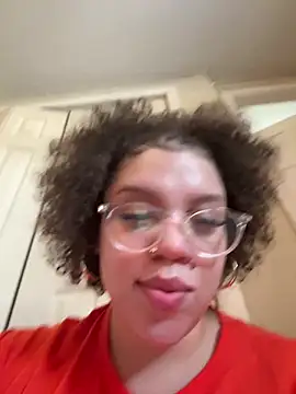 QueenNuttCollector live sex cam