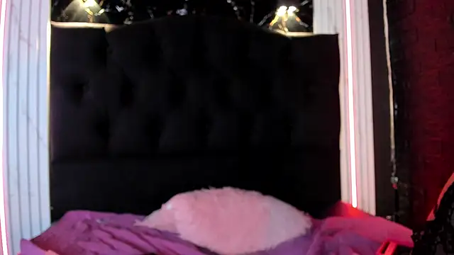 Serena_Fey's cam snapshot