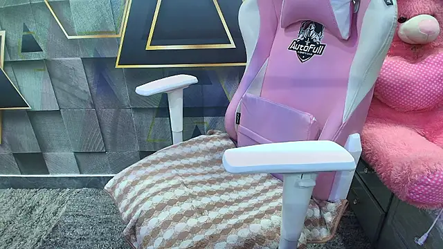 NymphoIsLive's cam snapshot