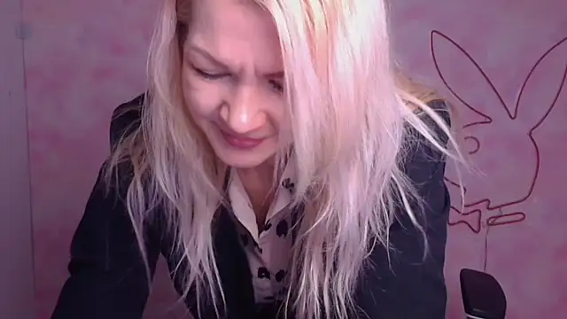 Madonna_Fire's cam snapshot