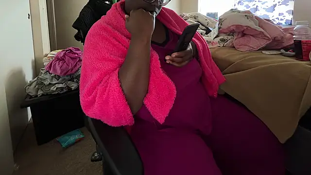 -Yagurlwest live sex cam