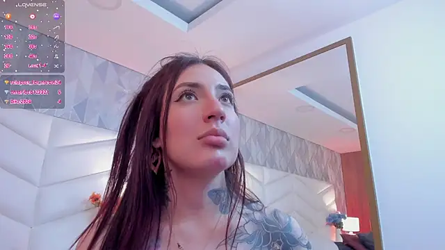 Nina_Ford_'s cam snapshot