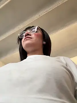 AngieRousse_'s cam snapshot