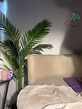 MiaFoxie live sex cam