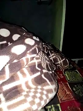 Radhacpl9528 live sex cam