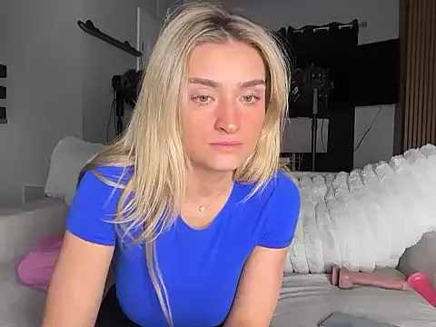 meggsworld's cam snapshot