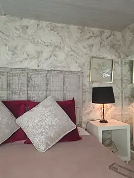 ashleythompson2025's cam snapshot