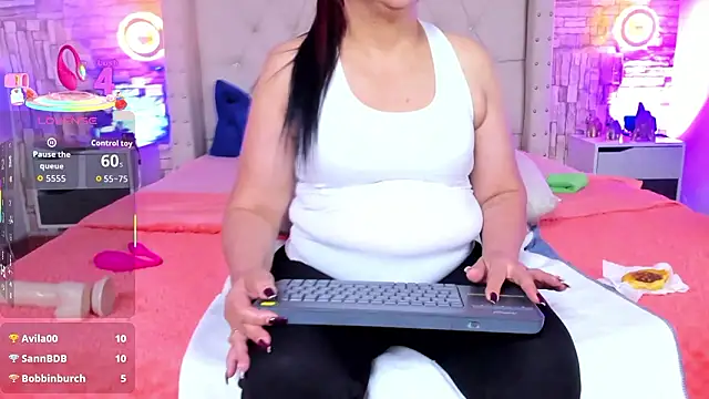 Gina_Myers live sex cam