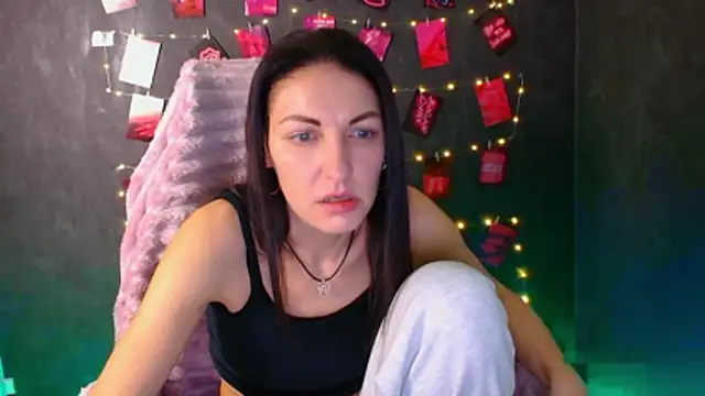 Aurora_Loveu's cam snapshot