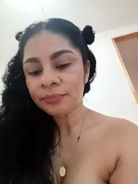 luna_pinky's cam snapshot