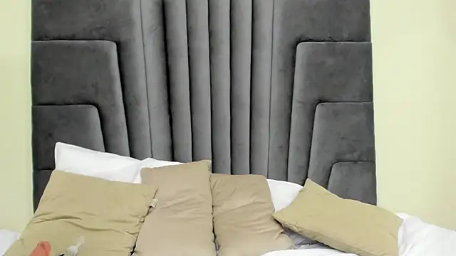 Mia_smith_x1's cam snapshot