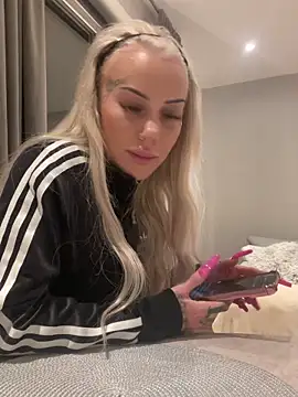 paulinaalatalo's cam snapshot