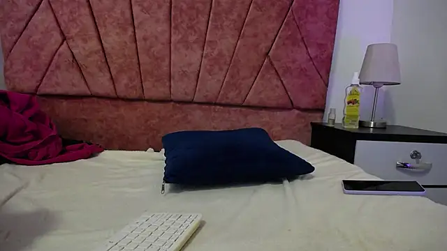 isa_melany's cam snapshot