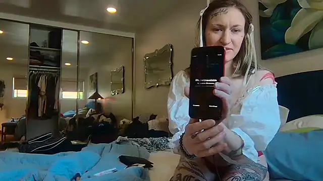 lavender_spits's cam snapshot