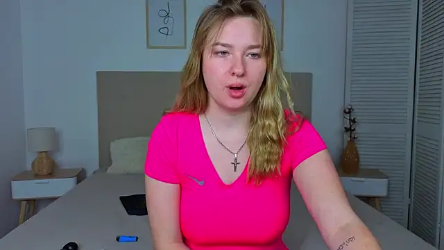 VladaHotxx's cam snapshot