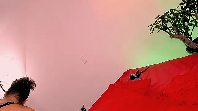 roberts_kloe's cam snapshot