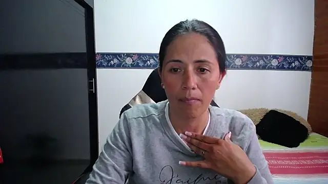 sharoon_cheerry's cam snapshot