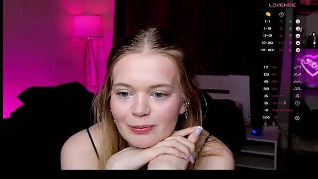 Elioraa's cam snapshot