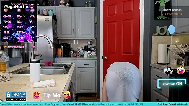 YogaHottie76's cam snapshot