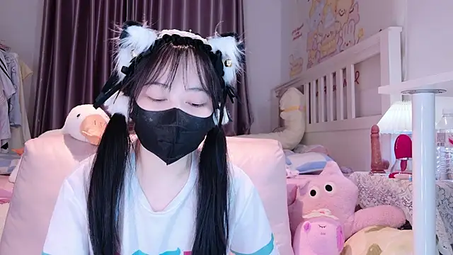 love-uiui live sex cam