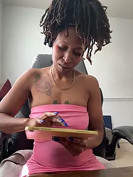 LeyaHoneybuns's cam snapshot