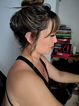 tata_sanz_ live sex cam